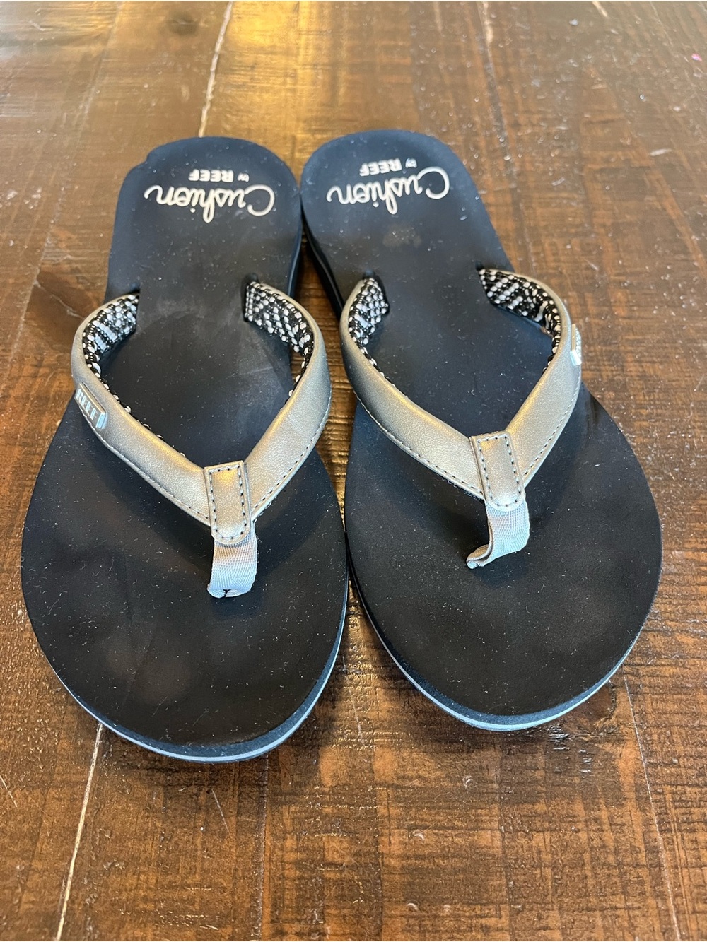 🩶 Reef Cushion Flip Flops | Size 9 Women's Gray & Black Comfort Sandals